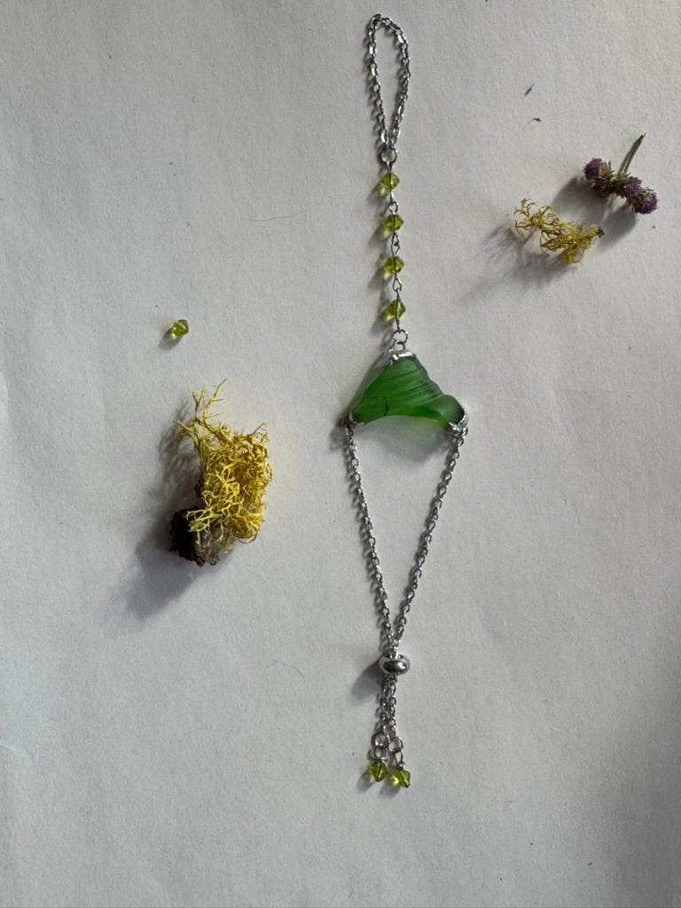 Green Elixer Fragment Hand Chain